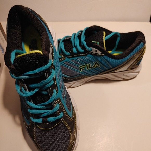 Fila coolmax ladies sneakers SZ ,7.5 blk blue - Picture 1 of 7